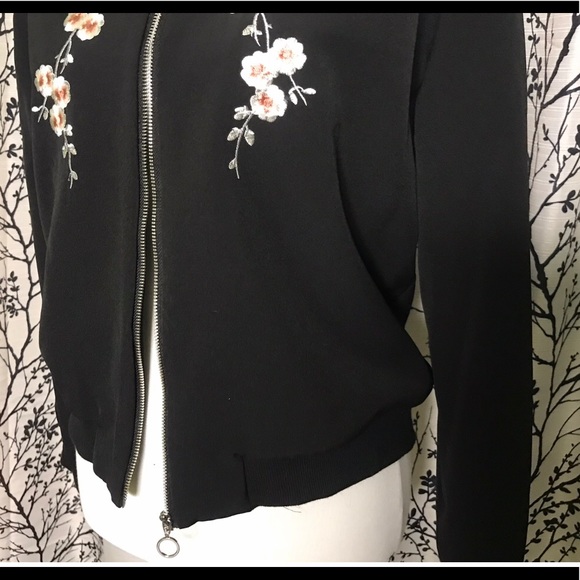 Jules & Leopold Black Floral Embroidered Jacket - Picture 4 of 8